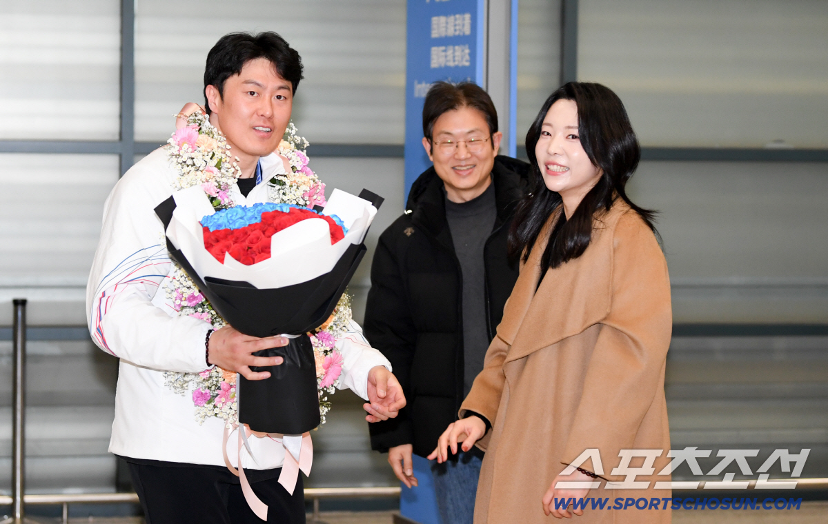 '막노동하며 8년 버틴 37세 스노보더' 올림픽 은메달을 아내 목에 걸어…