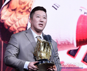 3000안타 대전쟁! 거리는 손아섭-실력은 최형우-속도는 김현수...3년만 기다리자