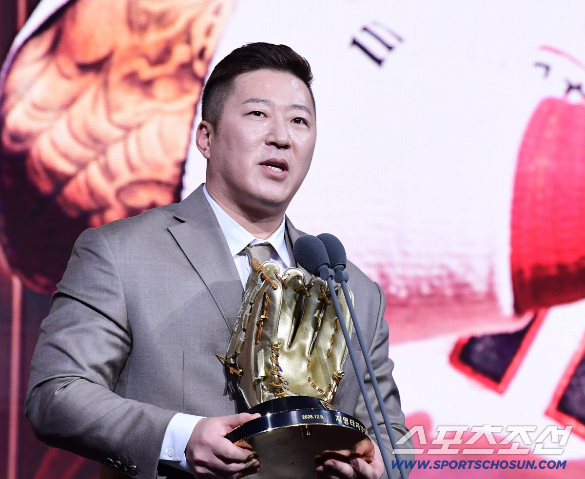 3000안타 대전쟁! 거리는 손아섭-실력은 최형우-속도는 김현수...3년…