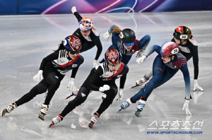 [밀라노 LIVE]'미국 충돌 폭탄'에 당했다! 韓 쇼트트랙 혼성계주, 아쉬운 결선 진출 실패