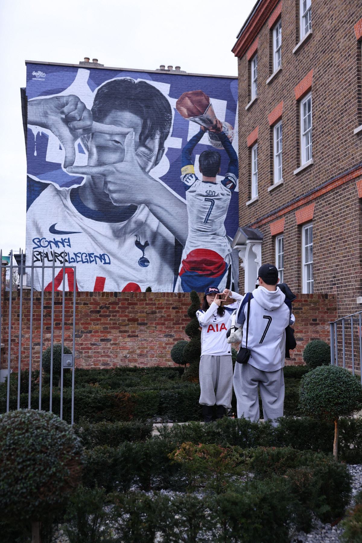 손흥민도 이런 대우 받아본 적 없다...6개월 만에 LAFC '레전드' …