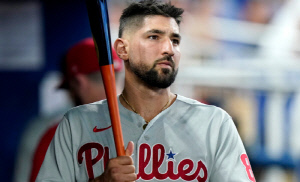 '1462억 영입→가성비 꽝' PHI, 먹튀 외야수 트레이드 추진…