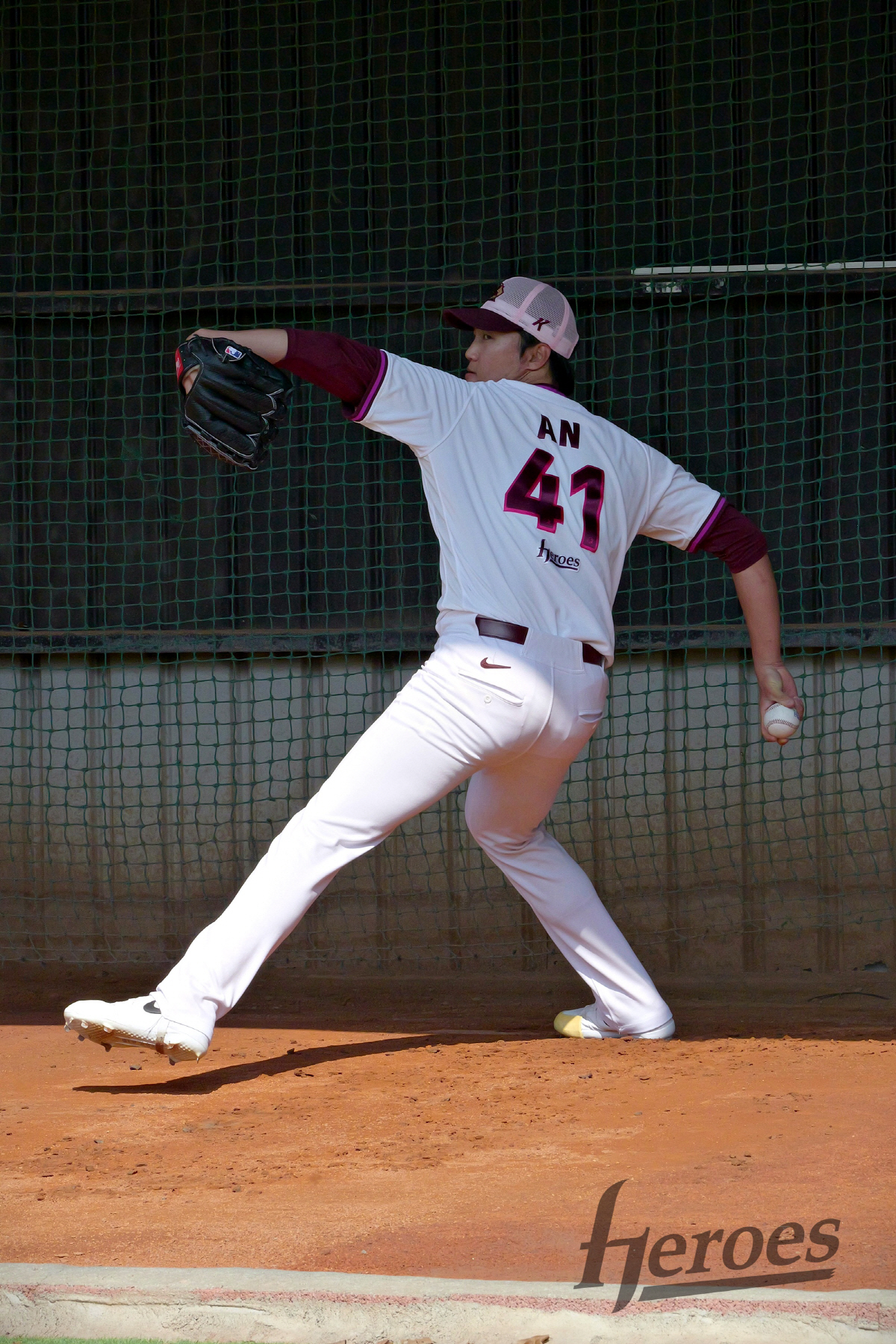 놀러간 게 아니었다..."하프피칭 하고 오는 게 목표" 안우진, 벌써 불…