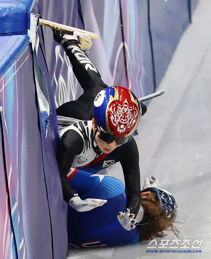 [밀라노 LIVE]한국은 왜 어드밴스 없었나? 모든 건 '충돌 시점'...빠른 항의에도 아쉬움 삼킨 이유