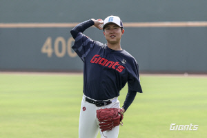 155㎞ 일본산 와일드씽, 롯데 타선 상대로 '첫선' 어땠나…유격수 이호준 → 박찬형 불방망이 빛났다 [SC포커스]