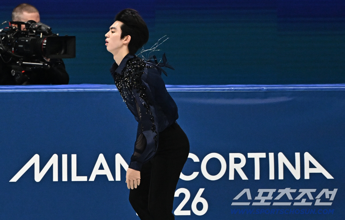 [밀라노 LIVE]아쉬웠던 점프 실수 만회한다! '韓 피겨 간판' 차준환…