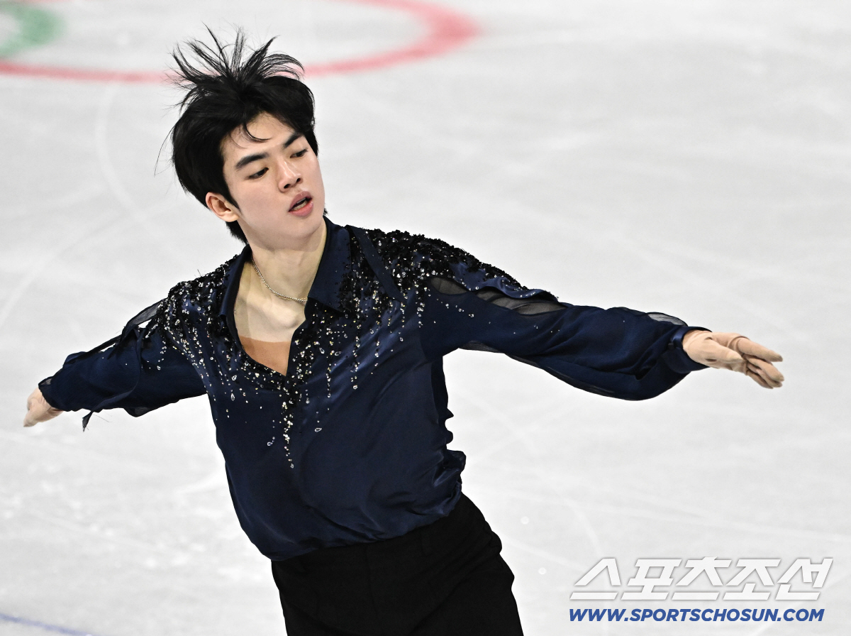 [밀라노 LIVE]아쉬웠던 점프 실수 만회한다! '韓 피겨 간판' 차준환…