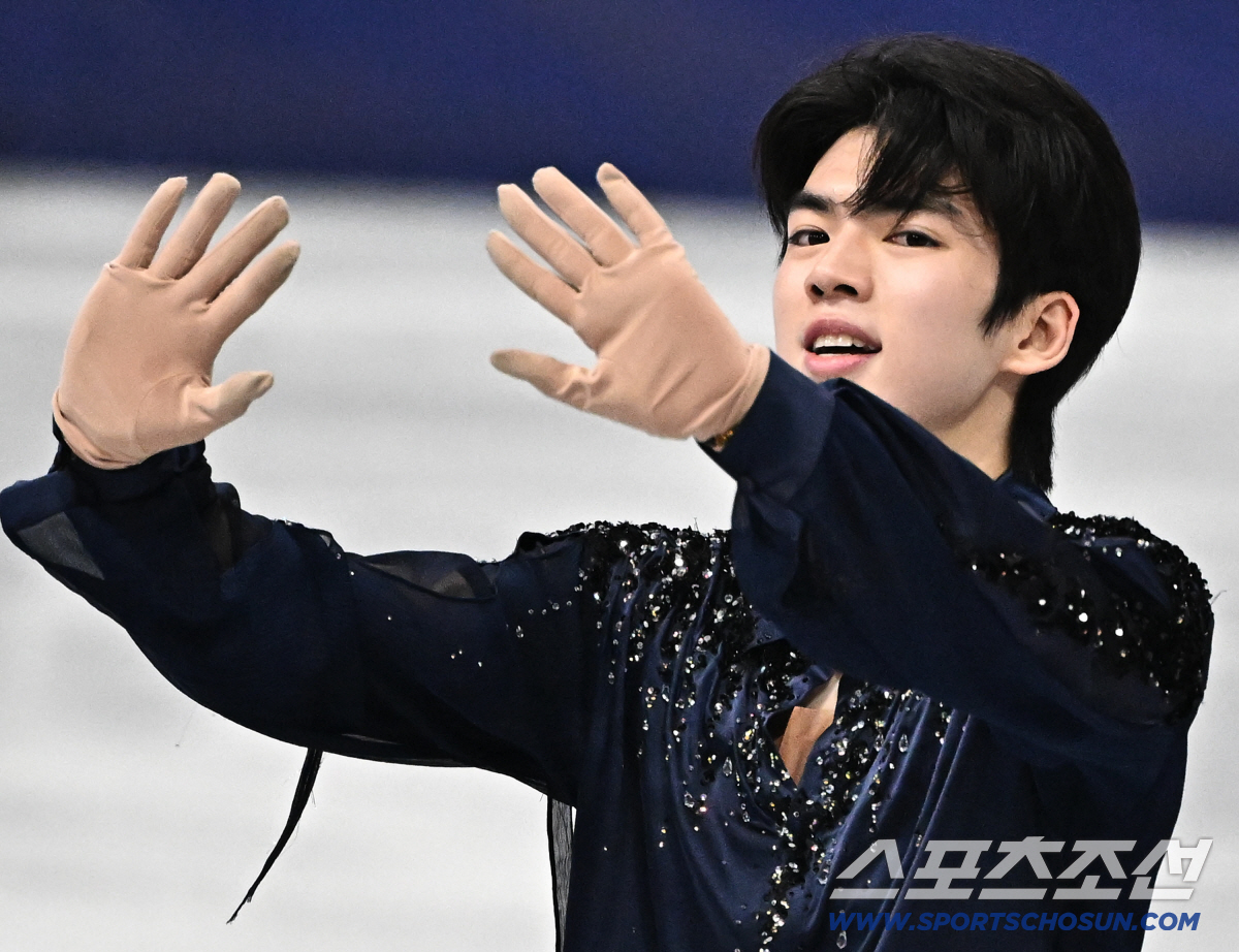 [밀라노 LIVE]아쉬웠던 점프 실수 만회한다! '韓 피겨 간판' 차준환…