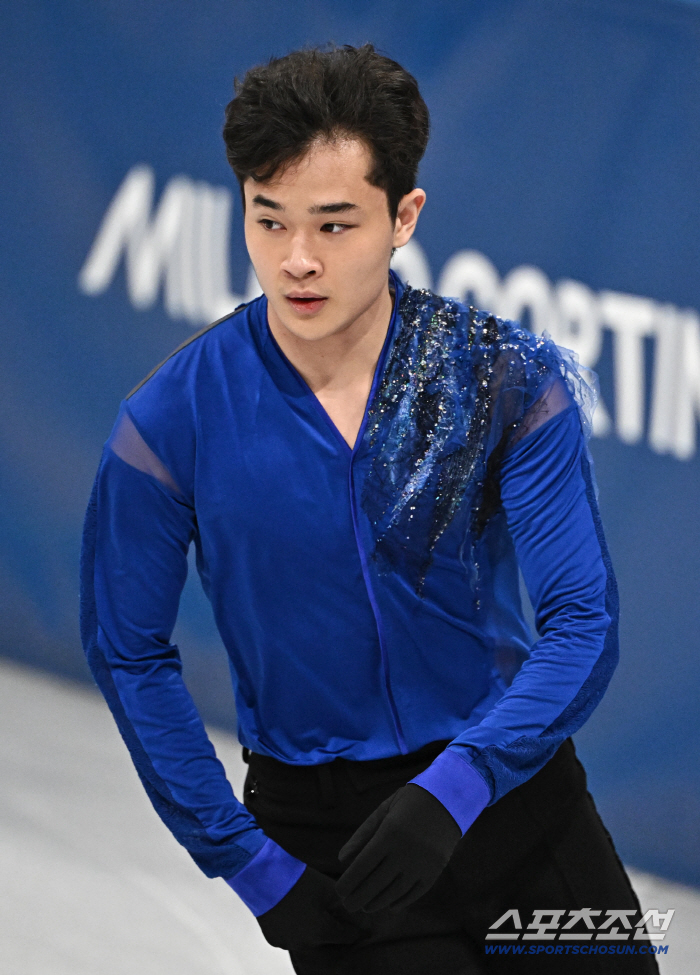 [밀라노 LIVE]'아깝다, 점프 실수!' 김현겸 올림픽 데뷔, 男 쇼트 총 69.30점…9명 중 8위 랭크 中