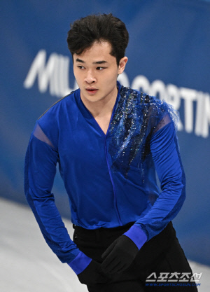 [밀라노 LIVE]'아깝다, 점프 실수!' 김현겸 올림픽 데뷔, 男 쇼트 총 69.30점…9명 중 8위 랭크 中