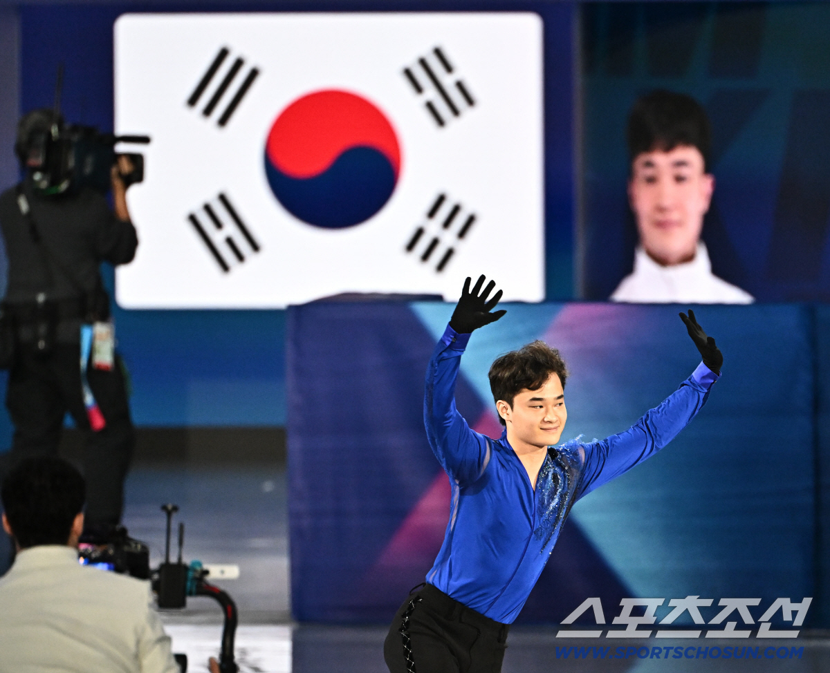 [밀라노 LIVE]'아깝다, 점프 실수!' 김현겸 올림픽 데뷔, 男 쇼트…