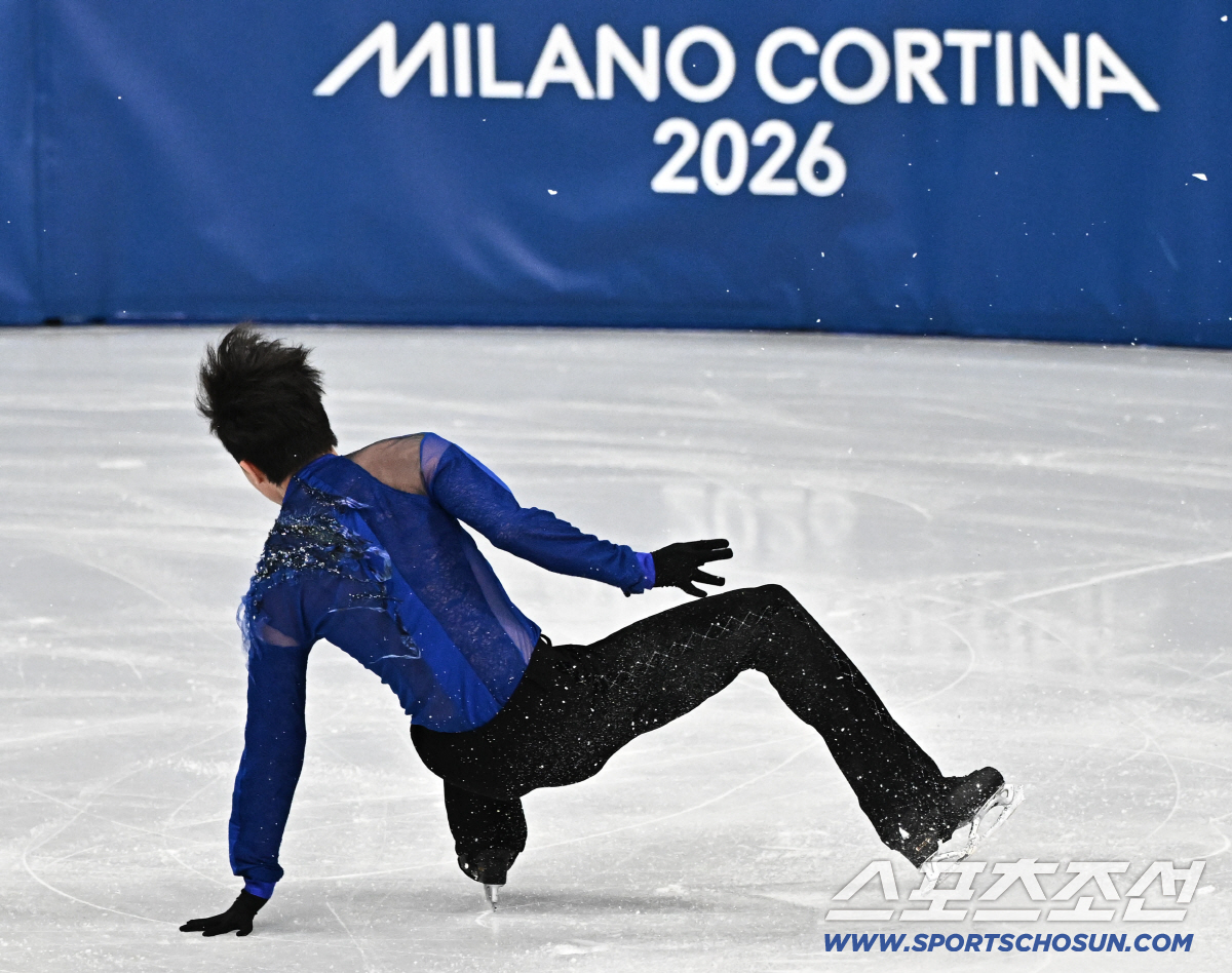 [밀라노 LIVE]'아깝다, 점프 실수!' 김현겸 올림픽 데뷔, 男 쇼트…