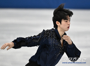 [밀라노 LIVE]'이게 바로 韓 캡틴이다!' 차준환 완벽 연기, 올림픽서 '시즌 베스트' 15명 중 1위