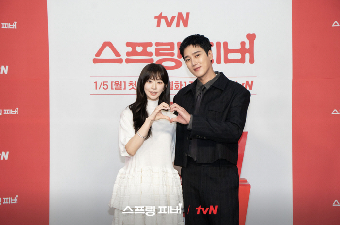 [SC리뷰] 안보현, 순애보 멜로 주인공 새 역사 썼다..이주빈에 프러포즈로 '꽉 닫힌 해피엔딩'