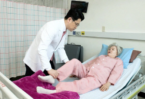 무릎 인공관절 수술 이후엔? 힘찬병원 