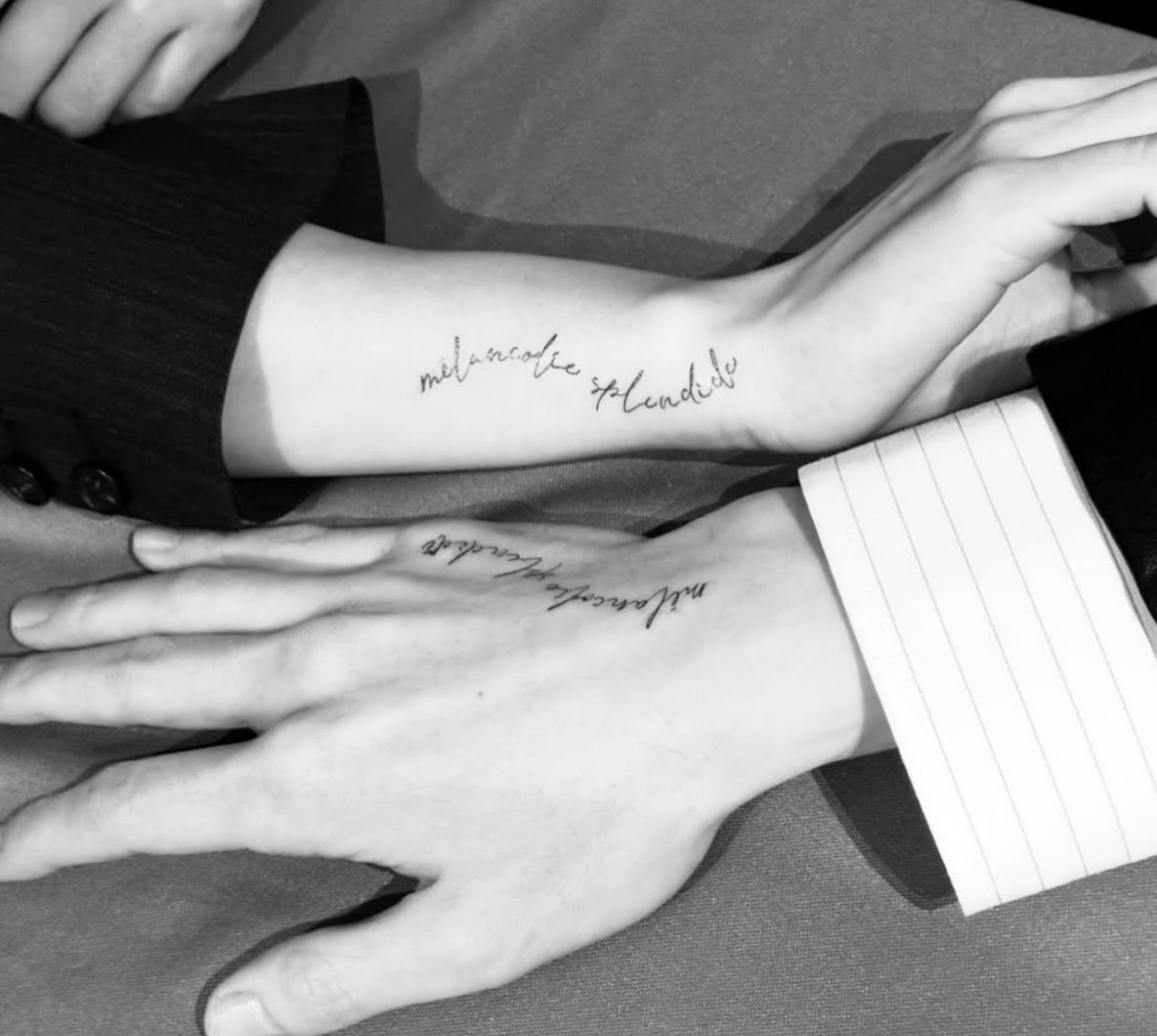 “너네 사귀니?” 이준혁♥신혜선, 커플 문신 인증에 ‘럽스타’ 의혹 증폭