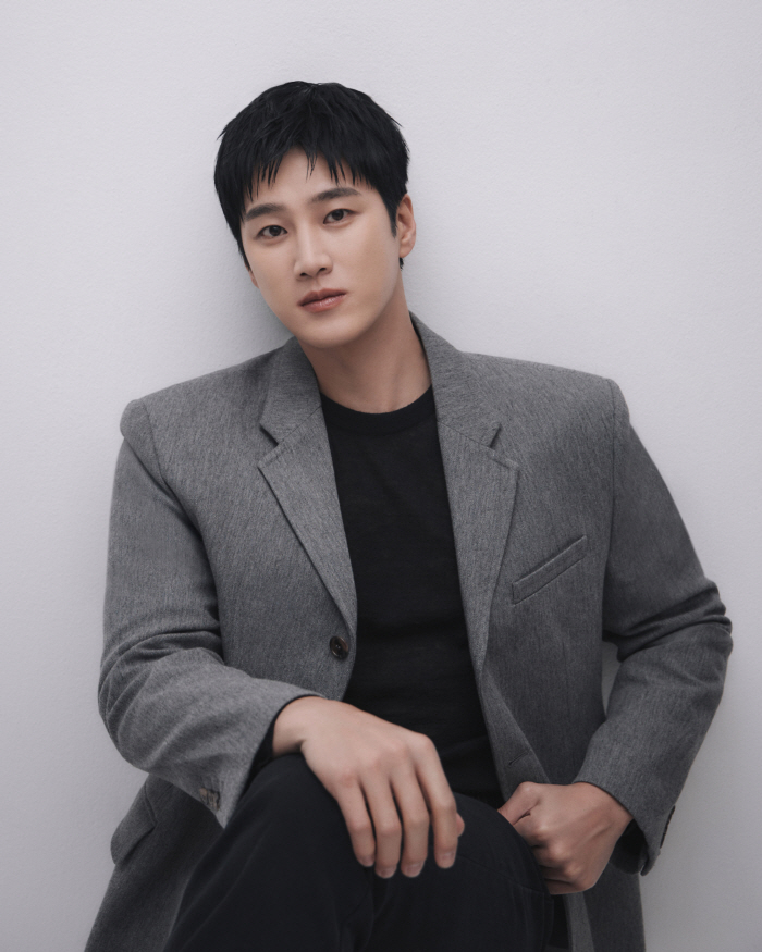 [인터뷰②] 안보현 "지하철 따라잡는 장면도 내가 다 뛰어..덱스 보다 잘 뛰는 것 같다"('스프링피버')