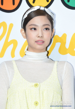 제니, 용산 이라크 대사관 건물 200억 매입…전액 현금 추정