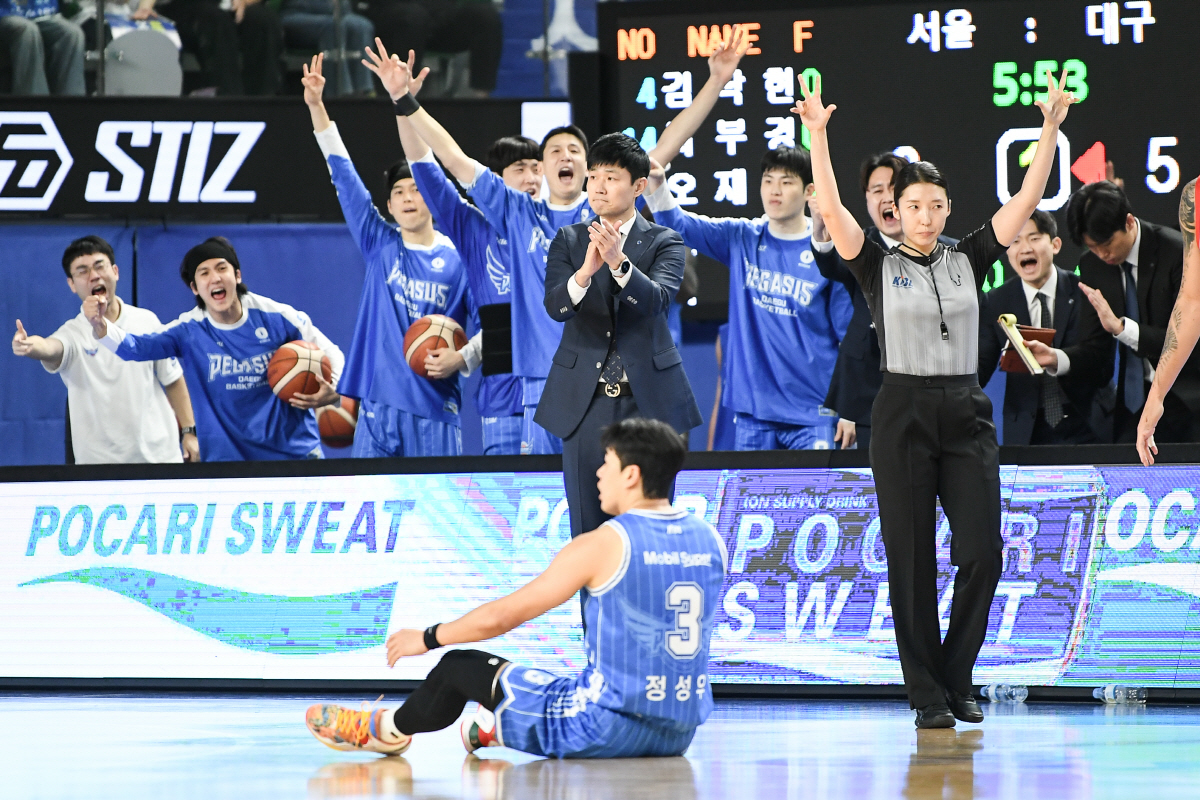 가스공사의 강력한 결단. 강 혁 감독 2년 재계약 확정. "팀 리빌딩 최…