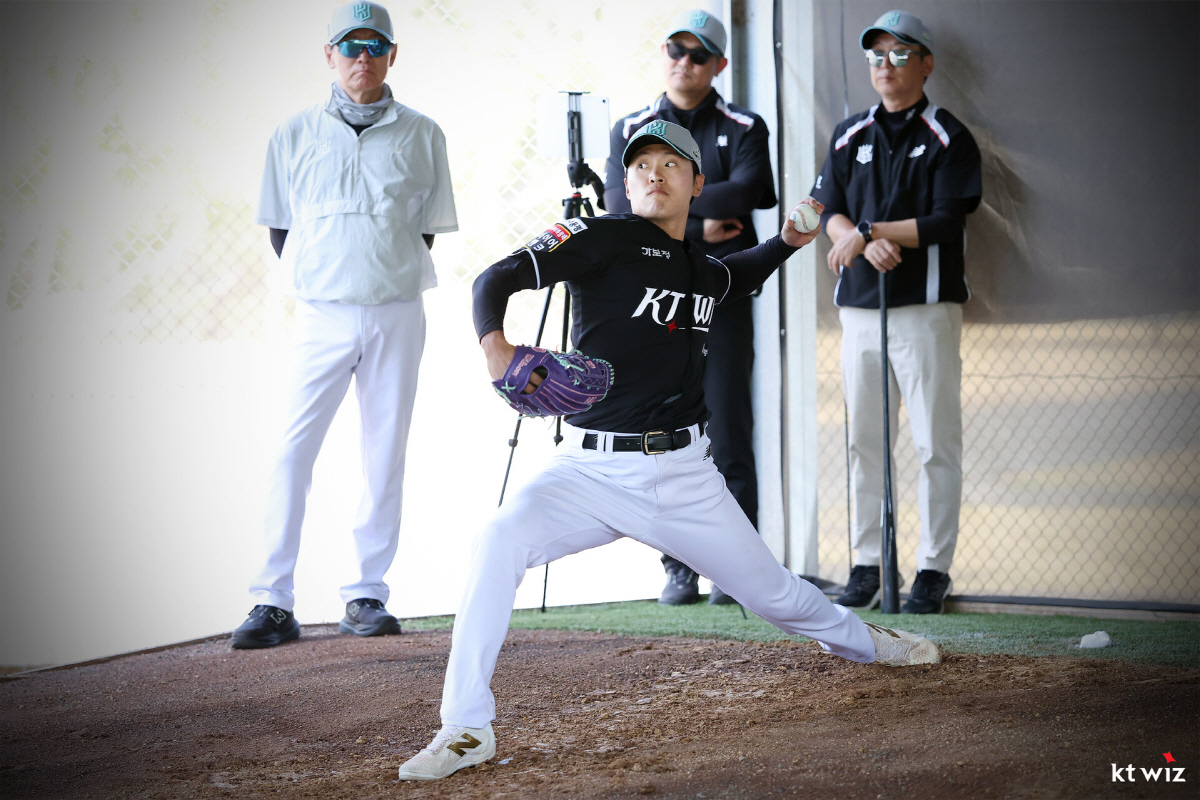 이게 되네? 1년에 3㎞씩 빨라진 직구 → 좌완 153㎞ 파이어볼러 변신…