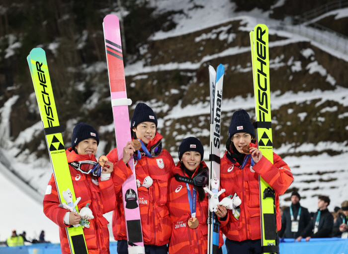 "사상 최강의 일본" 진짜 맞네...미친듯이 잘한다, 벌써 금2, 은2, 동4→'역대 최다 금메달+메달 경신 가능'