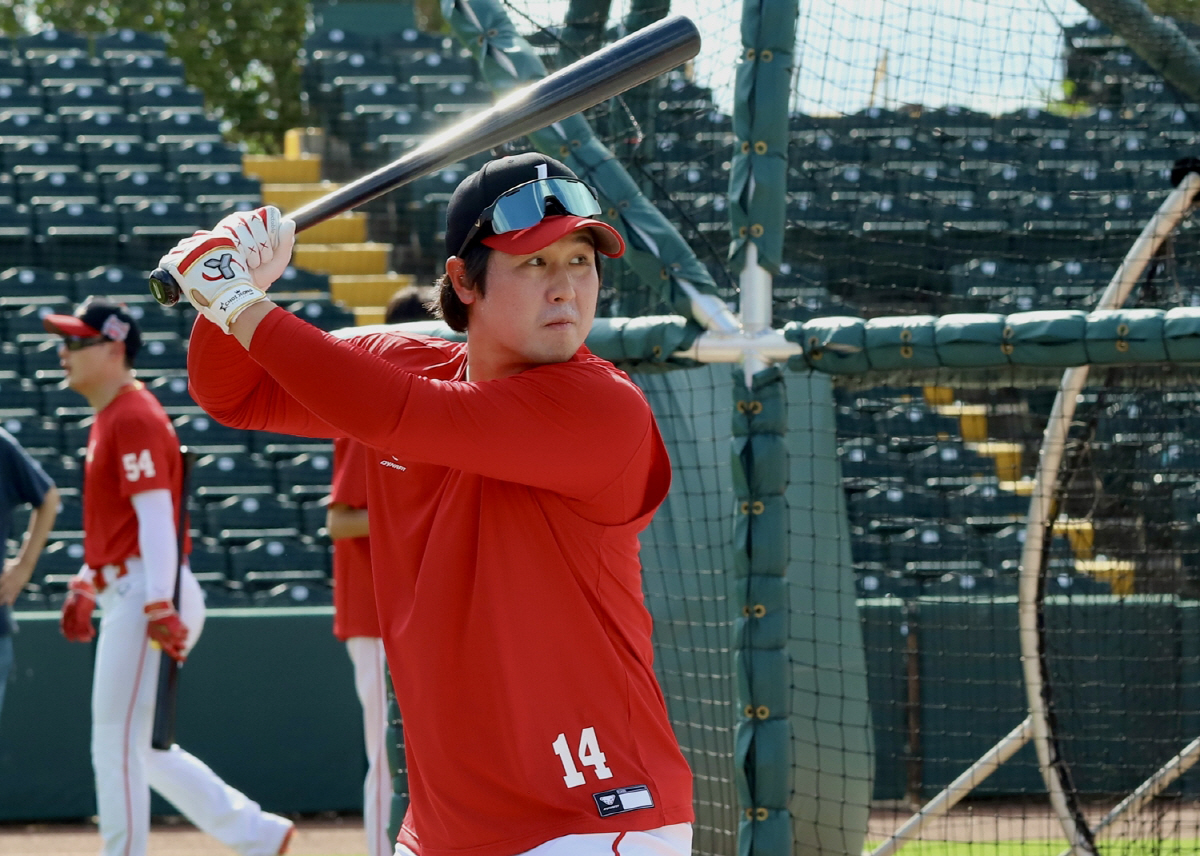 518홈런 레전드가 "노예처럼 부려주세요"라니, 대체 왜 그랬을까