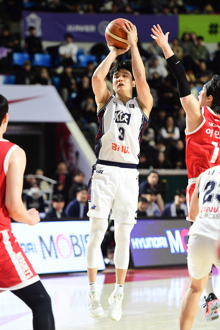 '설연휴 농구장 가면 더 재밌어요' 민속놀이+초청가수+특별굿즈 등 이벤트 다양…연휴기간 홈경기 구단, 팬서비스 마련에 분주