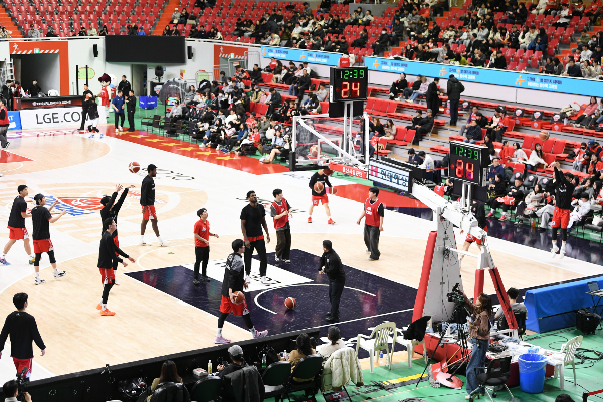 '설연휴 농구장 가면 더 재밌어요' 민속놀이+초청가수+특별굿즈 등 이벤트…