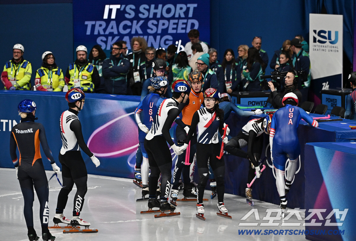 ‘충격’ 마른하늘에 날벼락...김길리 충돌, 눈물 삼킨 대한민국 혼성계주…
