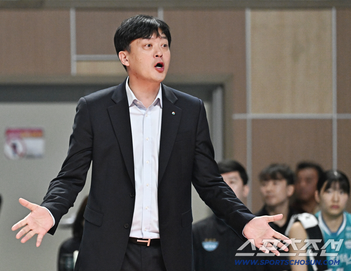 "시즌 첫 3연승, 매순간이 고비" 3위와 7점차 → 봄배구 희망 안고 …