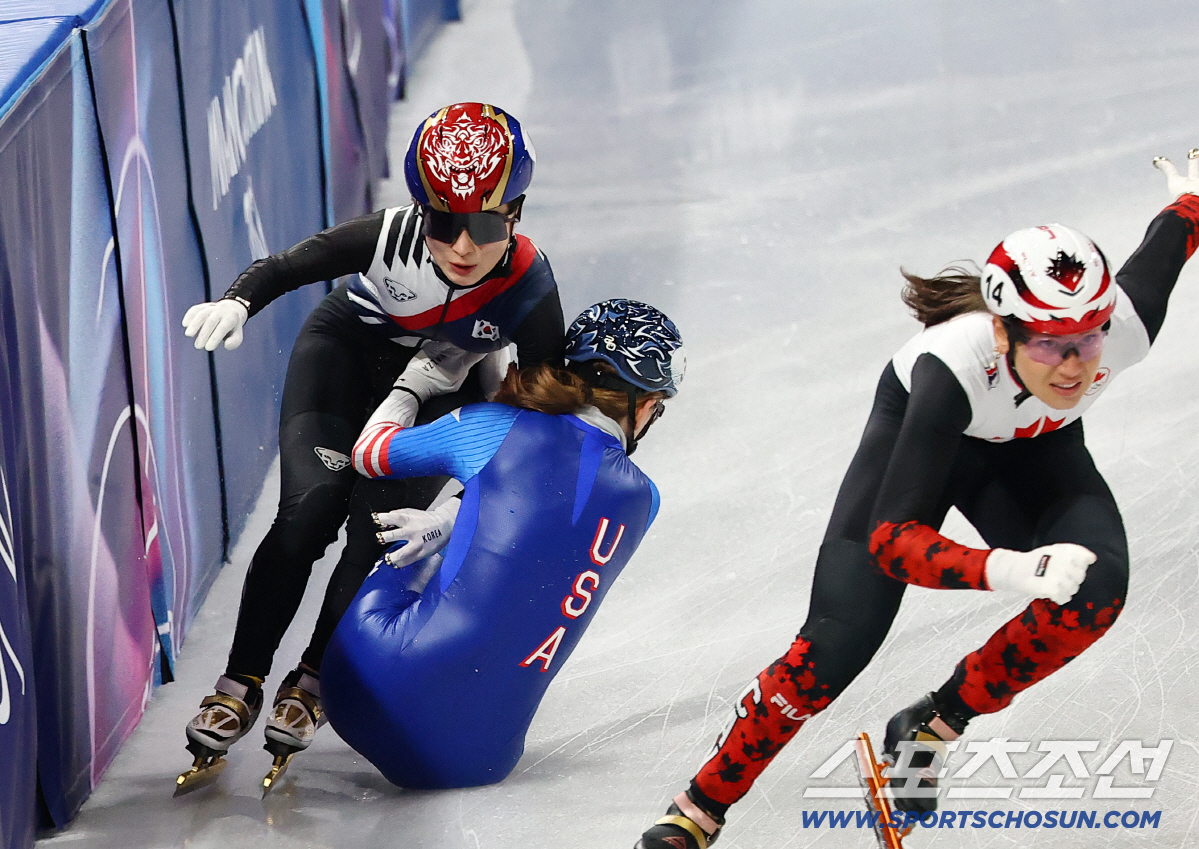 "한국에 무릎 꿇고 빌어라" 美 선수 향한 무례한 비난...'충돌 당사자…