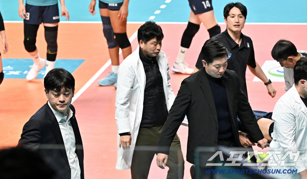 GS 초비상! 들것에 실려나간 '대들보' 오세연…장충 뒤덮은 무거운 침묵…