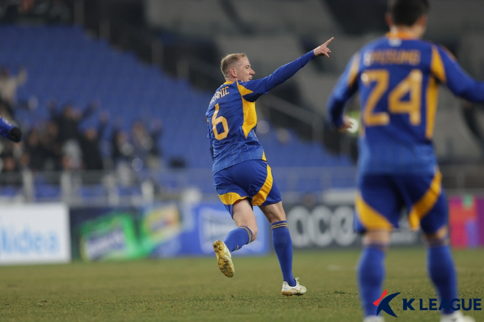 [ACLE 현장리뷰]"첫 술에 배부르랴" 가물치 김현석, 울산 사령탑 데…