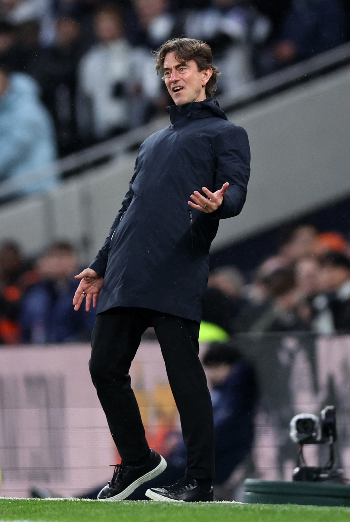 대충격! '손흥민을 그렇게 잡지' 16위 추락→프랭크 감독과 전격 결별,…