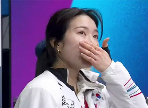 '눈물 글썽' 김길리는 왜 울컥했나...100달러 들고 뛴 