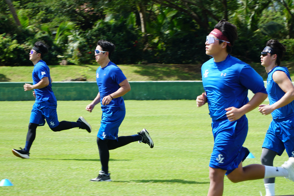 공포의 루키시즌 '2018 어게인', "100이닝 이상" 소박한 목표일수…