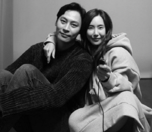 김윤서, 절친 故정은우 애도 