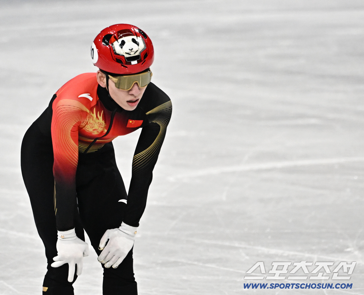 韓 지독하게 괴롭혔다! '중국 반칙왕', "감정 폭발" 눈물의 은퇴 선언…