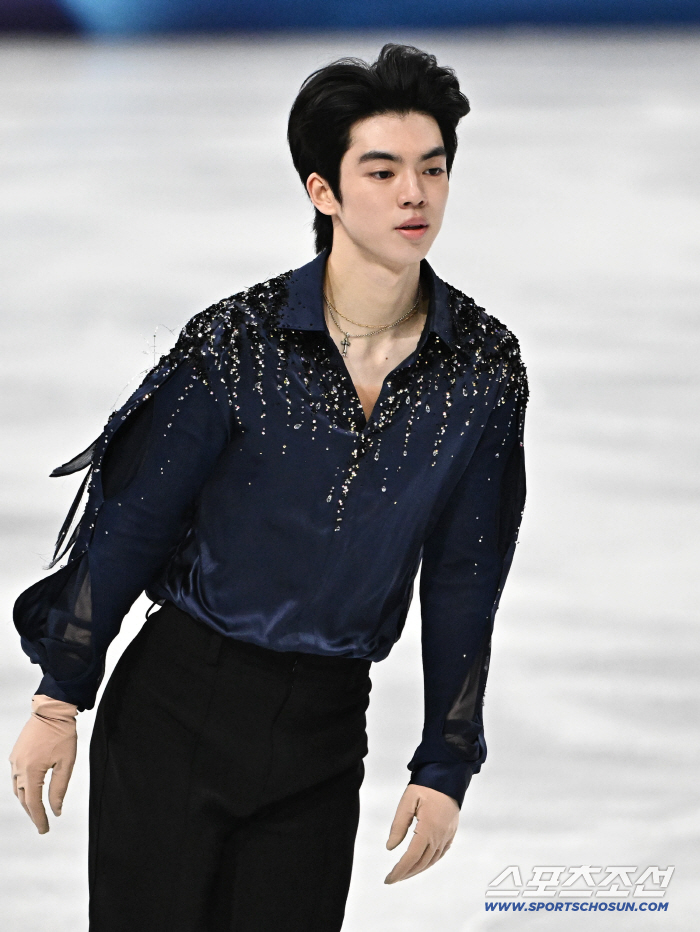 "아이돌이다"→"실력도 에이스!" 日 반응 폭발…韓 얼굴 천재 '피겨 캡틴' 차준환 비주얼에 환호
