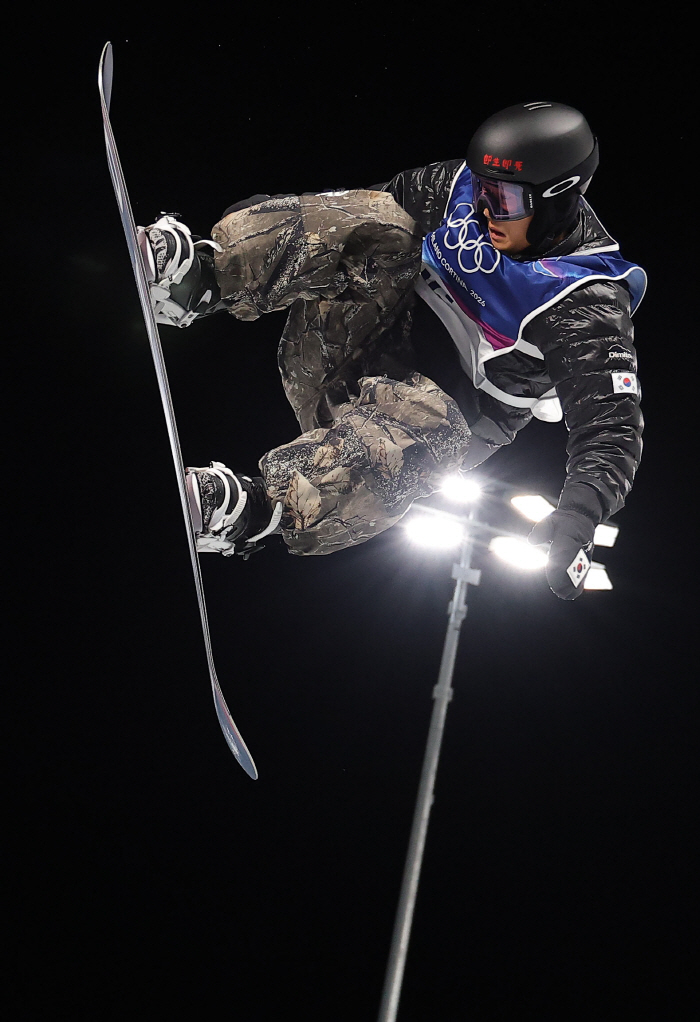 '설상 또 메달 도전!' 이채운, 스노보드 남자 하프파이프 예선 9위로 결선행[밀라노 현장]