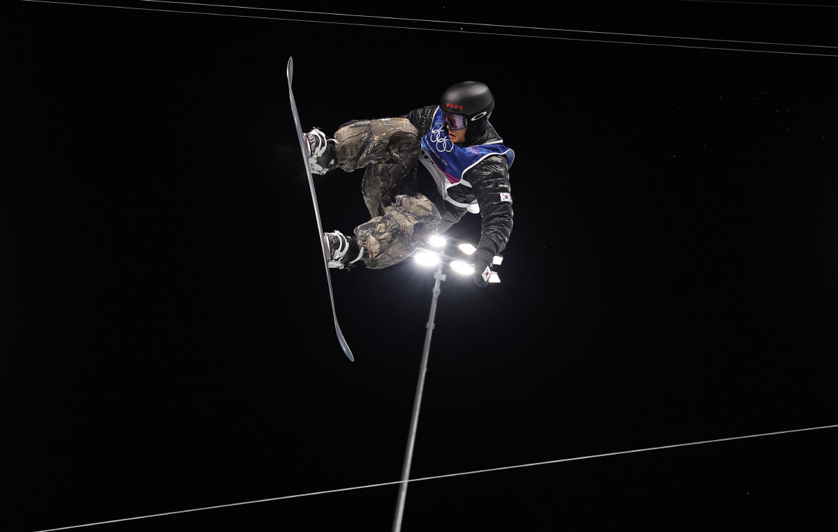 '설상 또 메달 도전!' 이채운, 스노보드 남자 하프파이프 예선 9위로 …