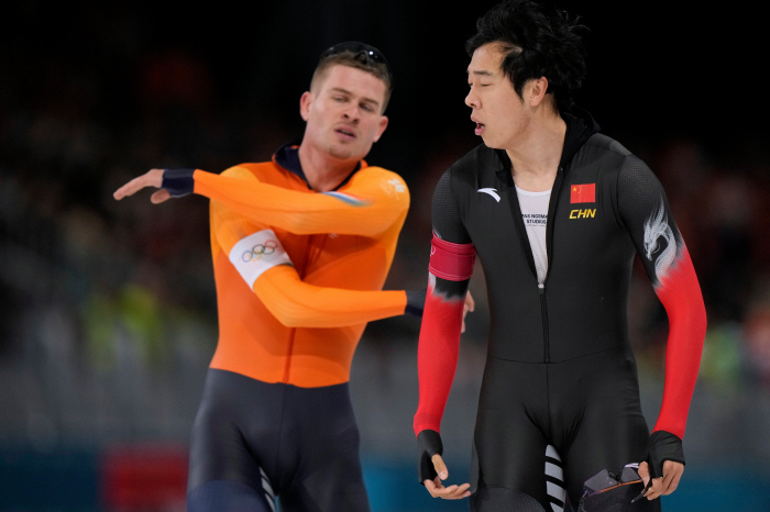 "쇼트트랙도 아닌데" 中 민폐에 도둑맞은 메달, 밀라노가 난리…네덜란드 '기대주' 통한의 눈물
