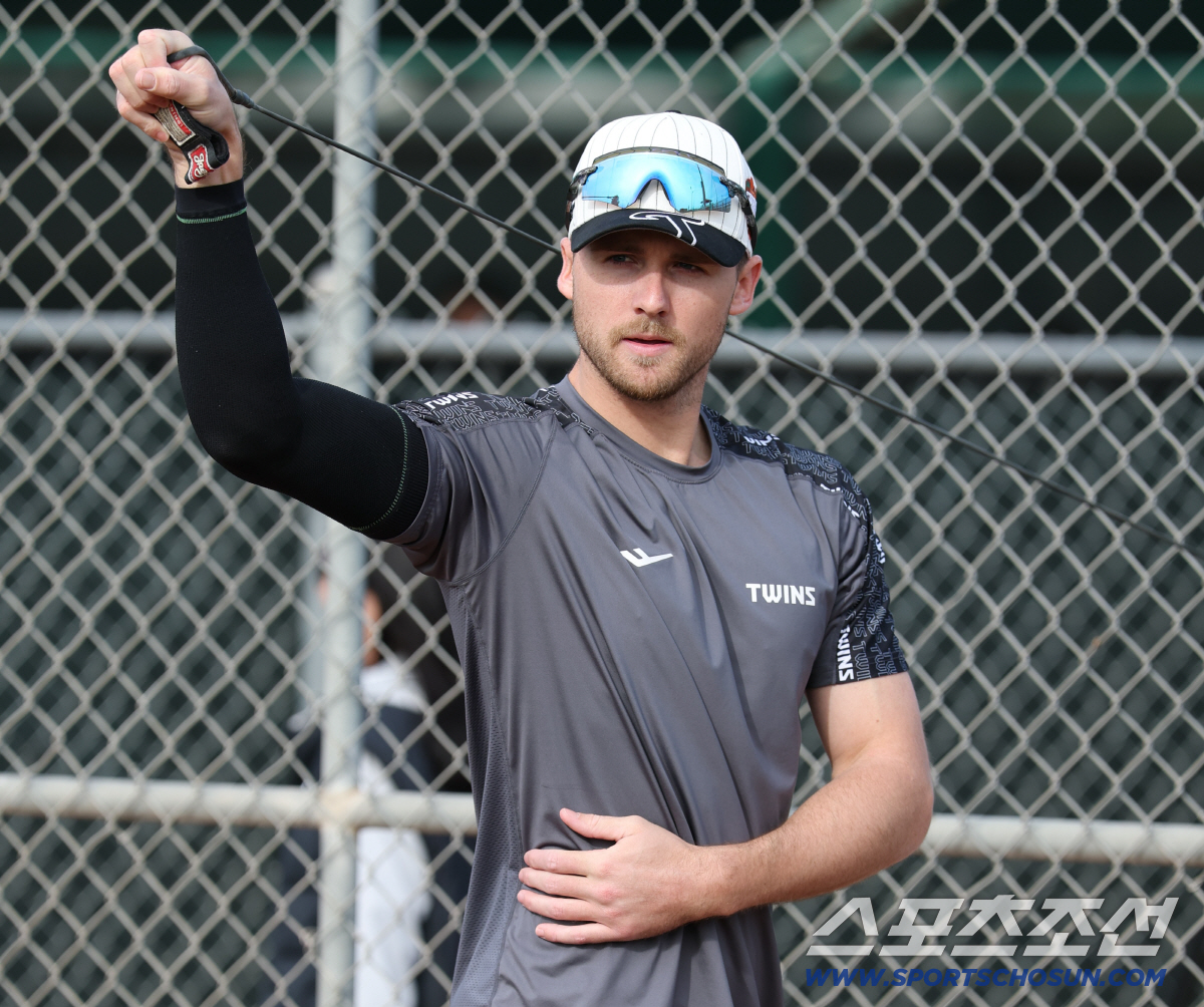 벨라스케즈와 정반대. '우승 복덩이'의 겨우 26개 불펜 피칭? 변화구 …