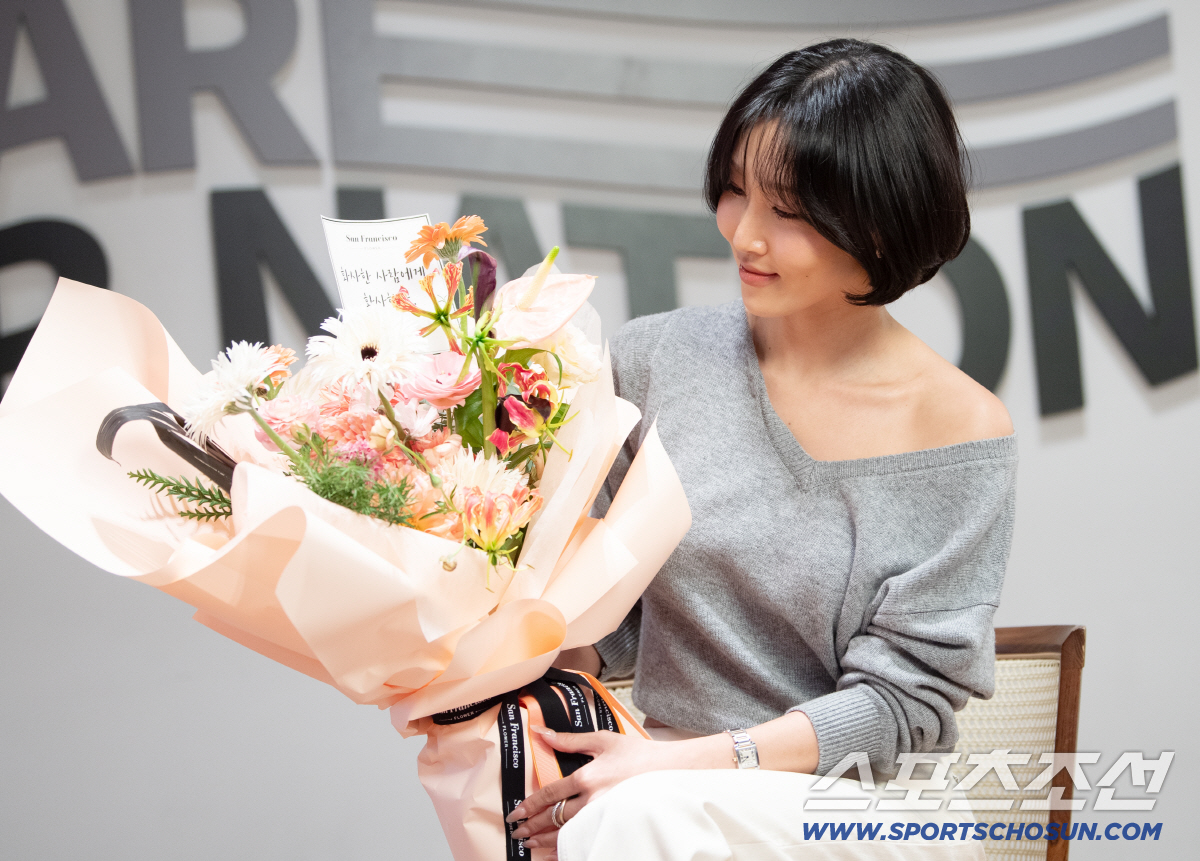 [설특집-단독 인터뷰①]바람 소리에 실어 보낸 '굿 굿바이'…화사가 다음…