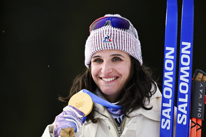 '이런 강철 멘탈을 봤나' 카드 절도범 프랑스 시몽, 유죄 선고 4개월 후 올림픽 2관왕.."나를 증명했다. 좀 내버려 둬"