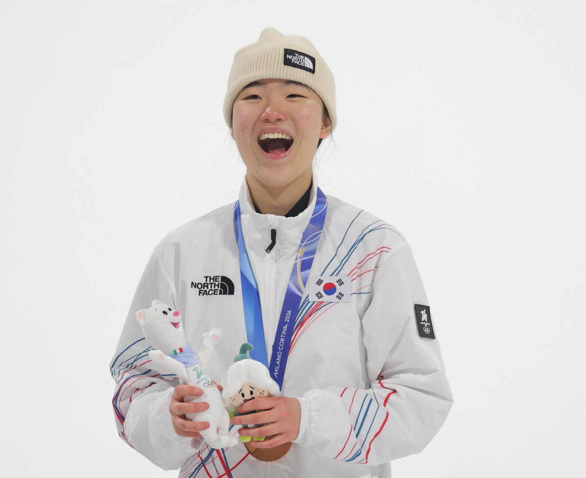 '평창+베이징 금메달리스트' 보드 여제 GOAT가 '동메달' 18세 한국…