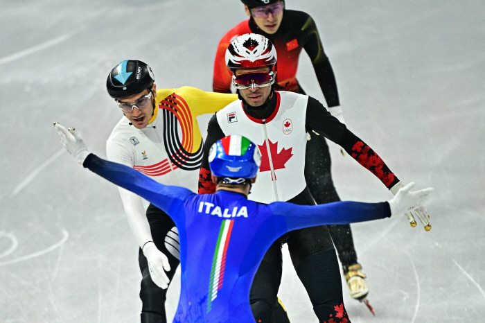 "조롱하는 것 같다"→"역사상 가장 오만" 中 제대로 분노 폭발, 이탈리아 '획기적' 금메달 세리머니에 분통