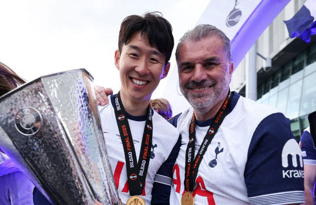 손흥민+케인 대신 총대 잡았다, "토트넘 빅클럽 아냐" 포스테코글루 역대…