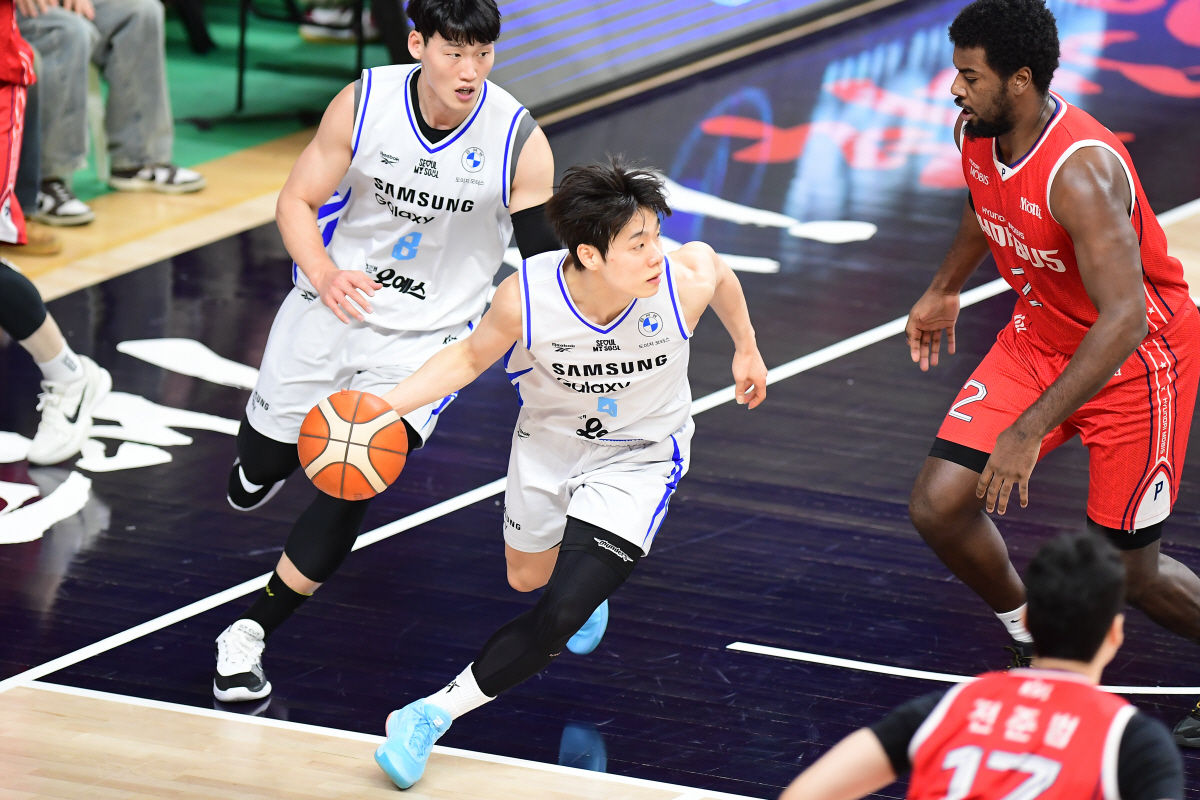 [현장분석] 전반 21점 차 현대모비스 리드→6점 차 삼성 추격. 니콜슨…