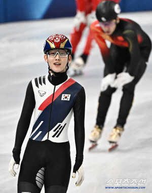 [밀라노 LIVE]'무서운 막내' 대한민국 자존심 지켰다…임종언, 男 1000m 결선 진출!